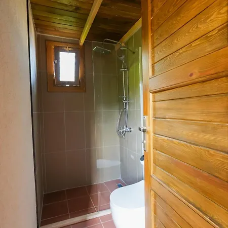 Bhavana Goekova Hotel *